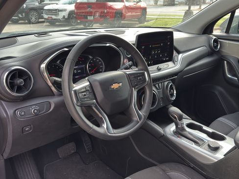 Used 2025 Chevrolet Blazer LT AWD/4WD image 11