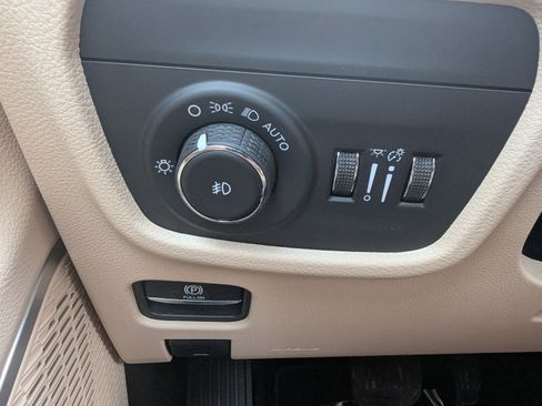 New 2026 Jeep Grand Cherokee L Limited image 23