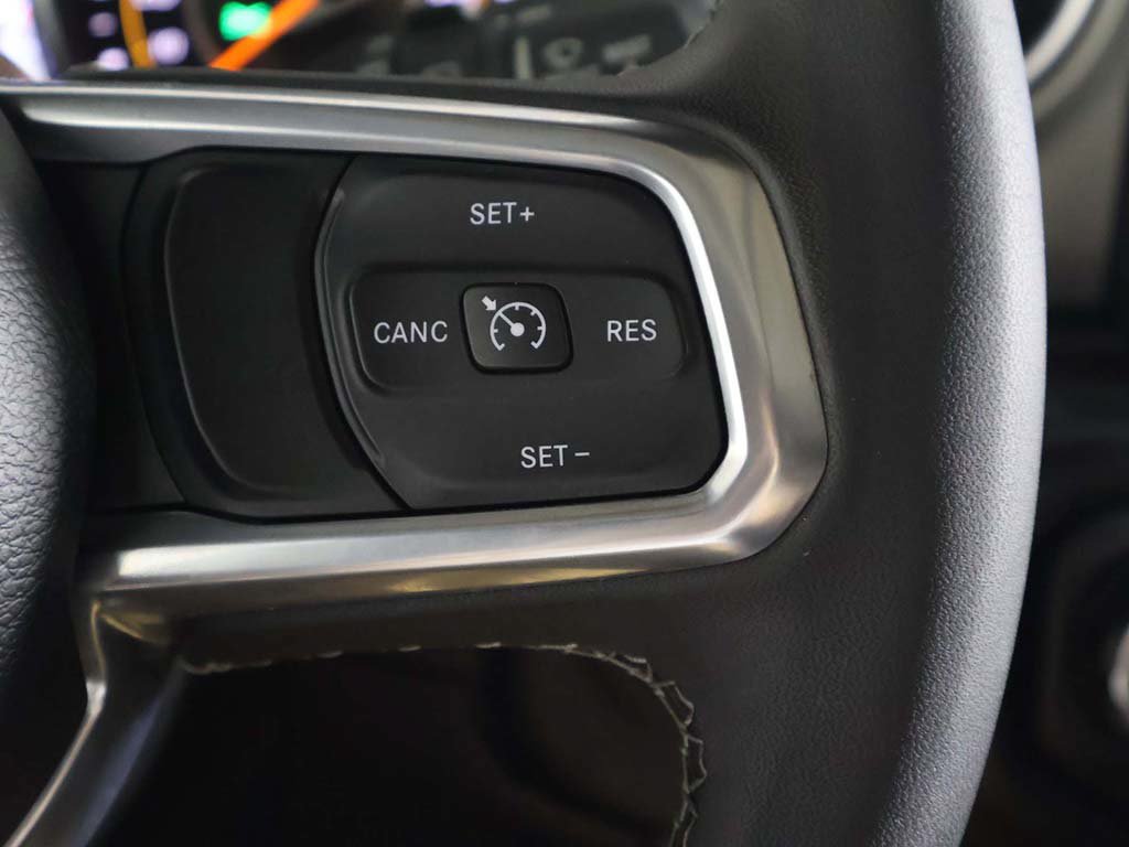 Used 2023 Jeep Wrangler Unlimited Sahara w/ Cold Weather Group AWD/4WD image 33