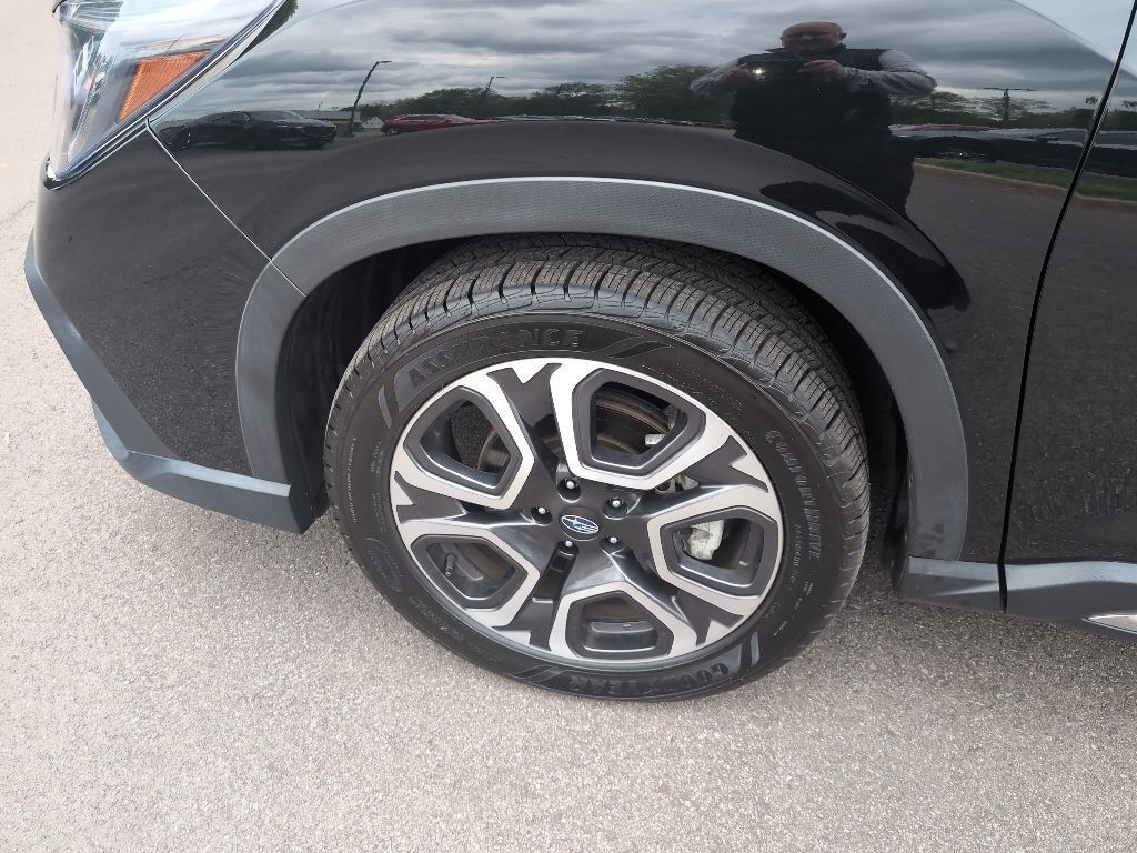 Used 2023 Subaru Ascent Limited AWD/4WD image 12