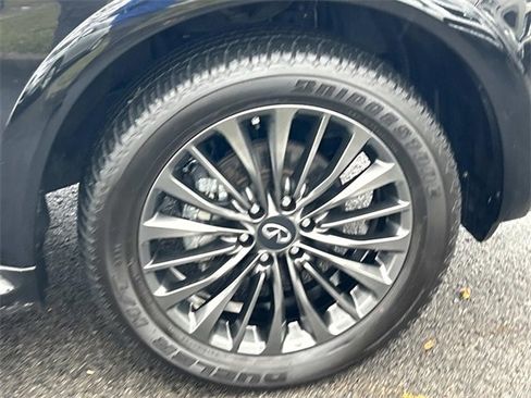 Certified 2024 INFINITI QX80 Premium Select w/ Cargo Package image 9