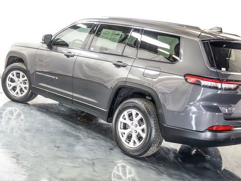 Used 2022 Jeep Grand Cherokee L Limited AWD/4WD image 11