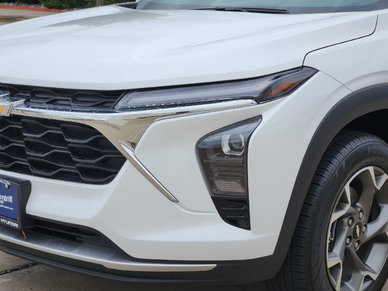Used 2024 Chevrolet Trax LT w/ Driver Confidence Package FWD image 6
