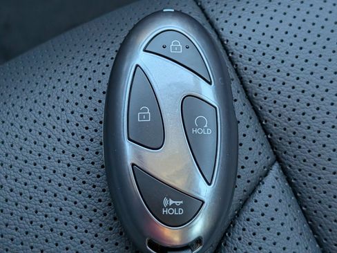New 2025 Hyundai Elantra Limited FWD image 30