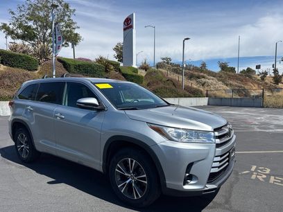 Certified 2018 Toyota Highlander LE w/ Carpet Mat Package (TMS)