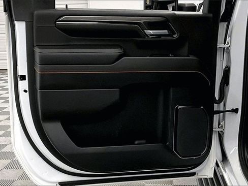 Used 2024 GMC Sierra 2500 AT4 w/ AT4 Premium Plus Package image 19