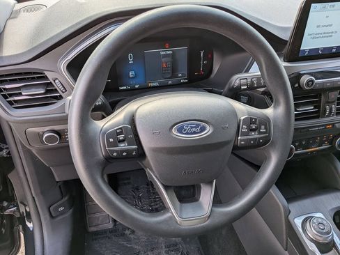 Used 2025 Ford Escape Active AWD/4WD image 18