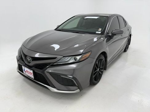 Used 2023 Toyota Camry XSE image 4