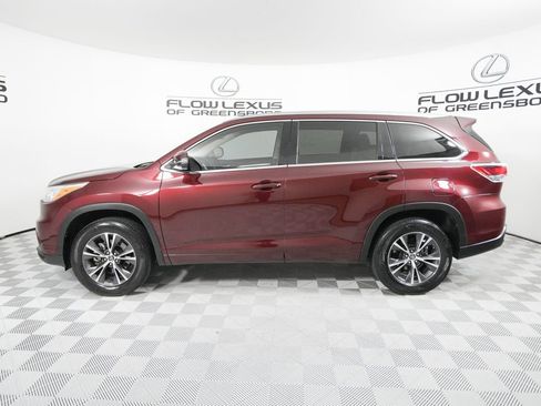 Used 2016 Toyota Highlander XLE image 4