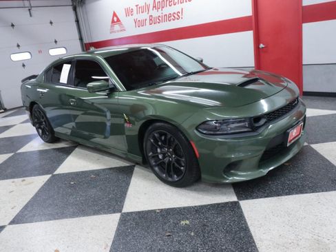 Used 2021 Dodge Charger Scat Pack w/ Plus Group RWD image 3