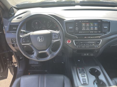 Used 2025 Honda Ridgeline TrailSport image 13