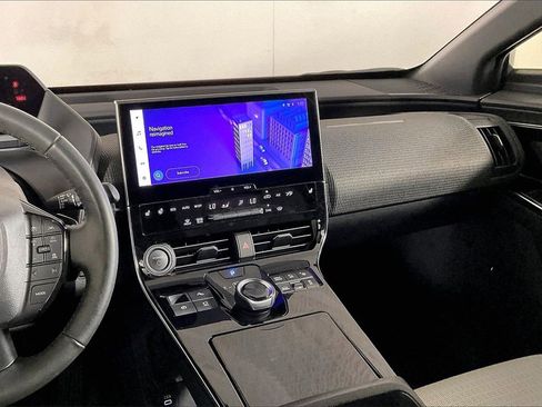 Used 2023 Subaru Solterra Limited image 5