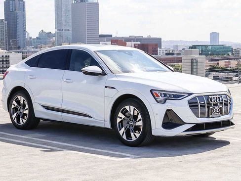 Used 2023 Audi e-tron Premium Plus w/ Premium Plus Package AWD/4WD image 3