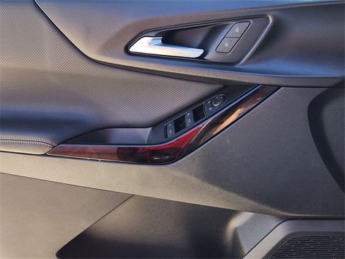 Used 2025 Chevrolet Equinox LT w/ Safety and Technology Package image 22