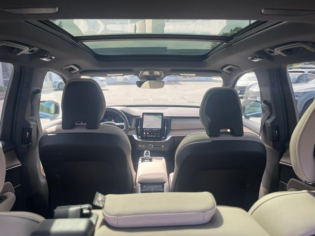 New 2026 Volvo XC90 T8 Plus w/ Protection Package Premier AWD/4WD image 7