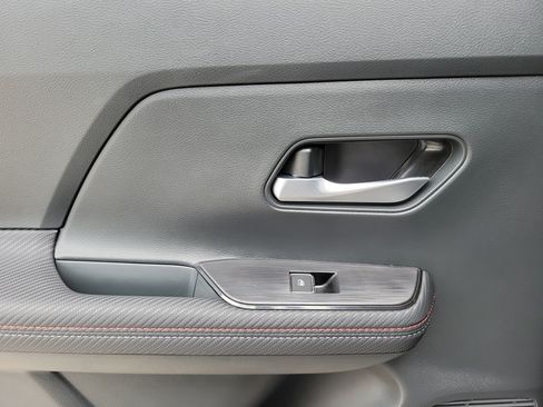 Certified 2025 Nissan Kicks SR FWD image 20