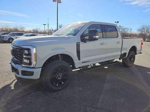 New 2026 Ford F250 Lariat w/ Black Appearance Package image 5