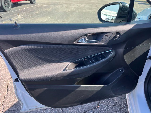 Used 2018 Chevrolet Cruze LT w/ Convenience Package FWD image 11