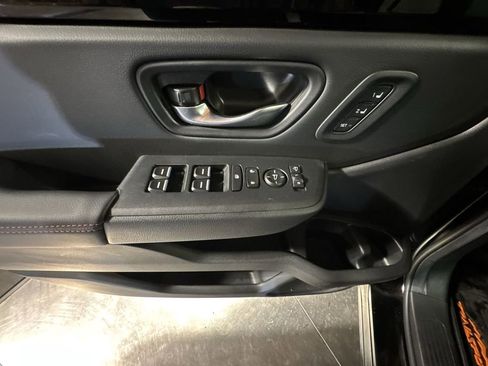 Used 2025 Honda Pilot TrailSport image 19