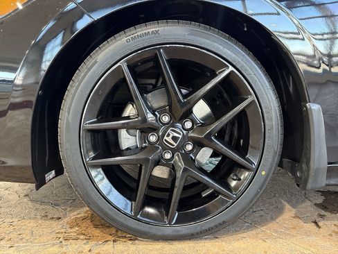 Used 2023 Honda Civic Sport image 10