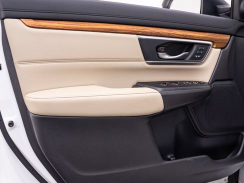 Used 2019 Honda CR-V Touring image 13