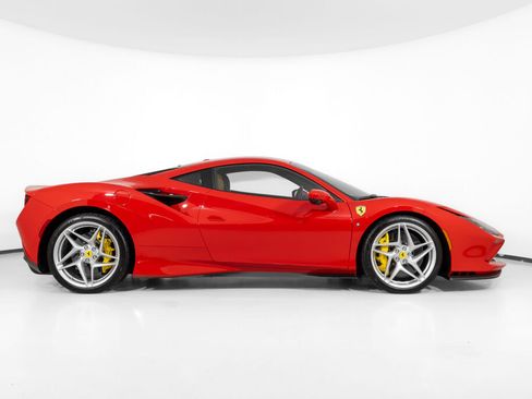 Certified 2022 Ferrari F8 Tributo RWD image 10