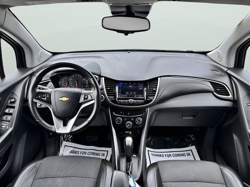 Used 2022 Chevrolet Trax LT w/ LT Convenience Package AWD/4WD image 17