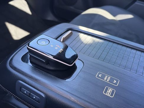 Certified 2023 Nissan Ariya AWD image 18