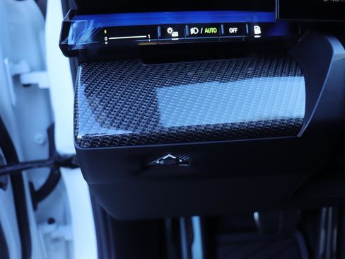 New 2026 BMW M5 w/ Carbon Package image 27