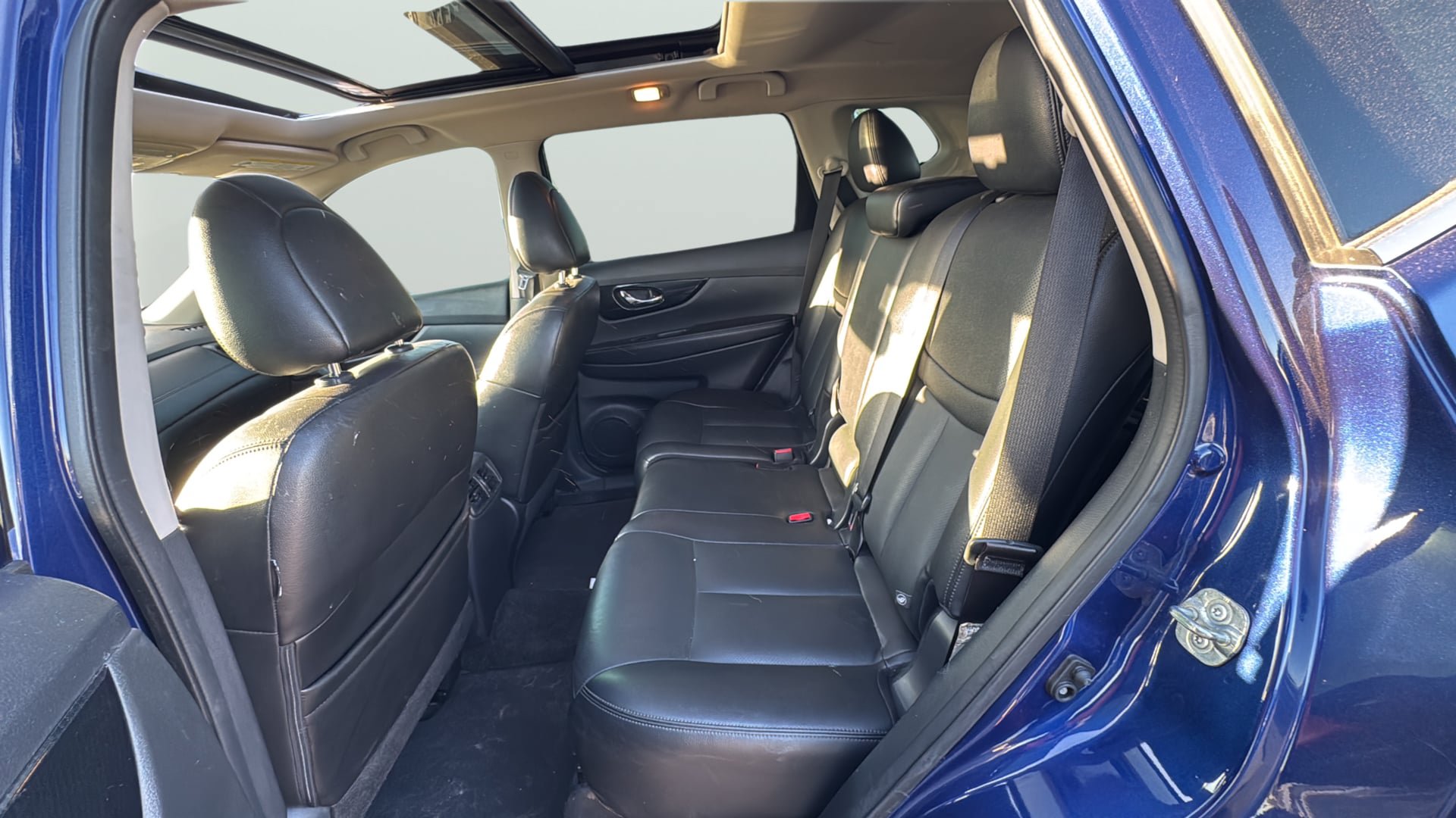 Used 2017 Nissan Rogue SL w/ SL Premium Package FWD image 33