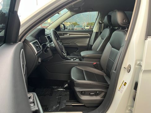 Used 2023 Volkswagen Atlas SE w/ Black Wheel Package AWD/4WD image 10