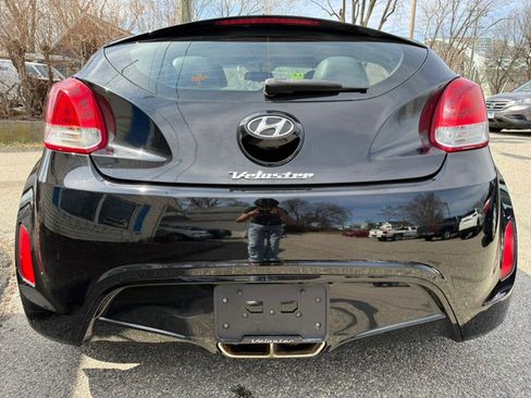 Used 2013 Hyundai Veloster w/ Style Pkg image 10