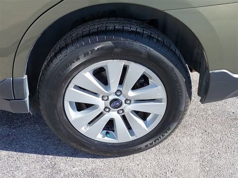 Used 2017 Subaru Outback 2.5i Premium image 29