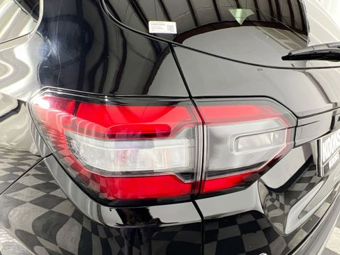 Used 2025 Honda Pilot Elite image 16