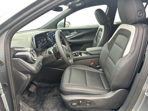 New 2026 Chevrolet Blazer EV LT image 9