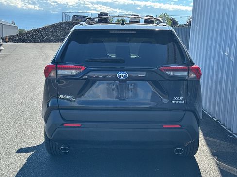 Certified 2021 Toyota RAV4 XLE Premium AWD/4WD image 6