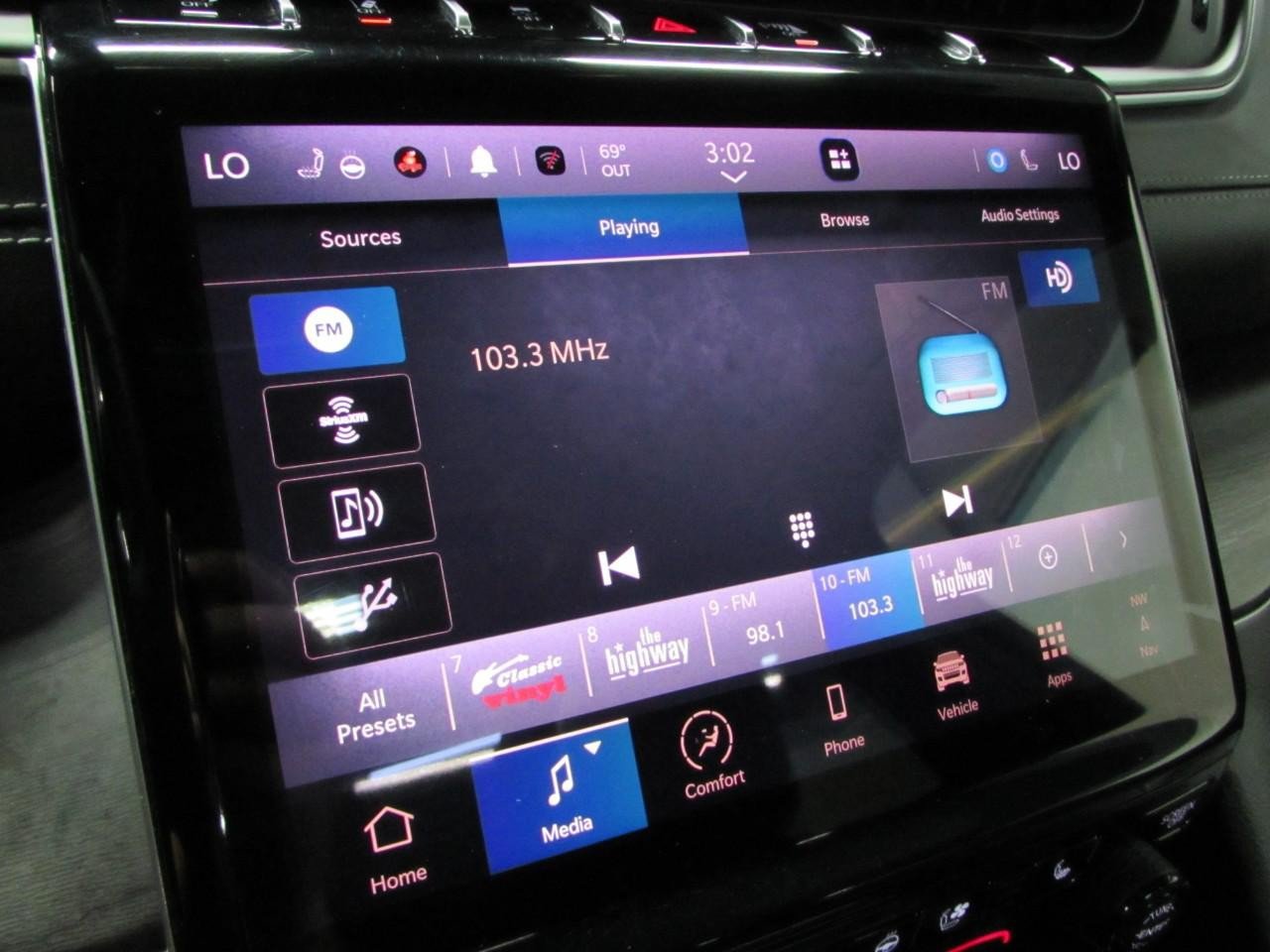 Used 2024 Jeep Grand Cherokee L Limited w/ Luxury Tech Group II AWD/4WD image 32