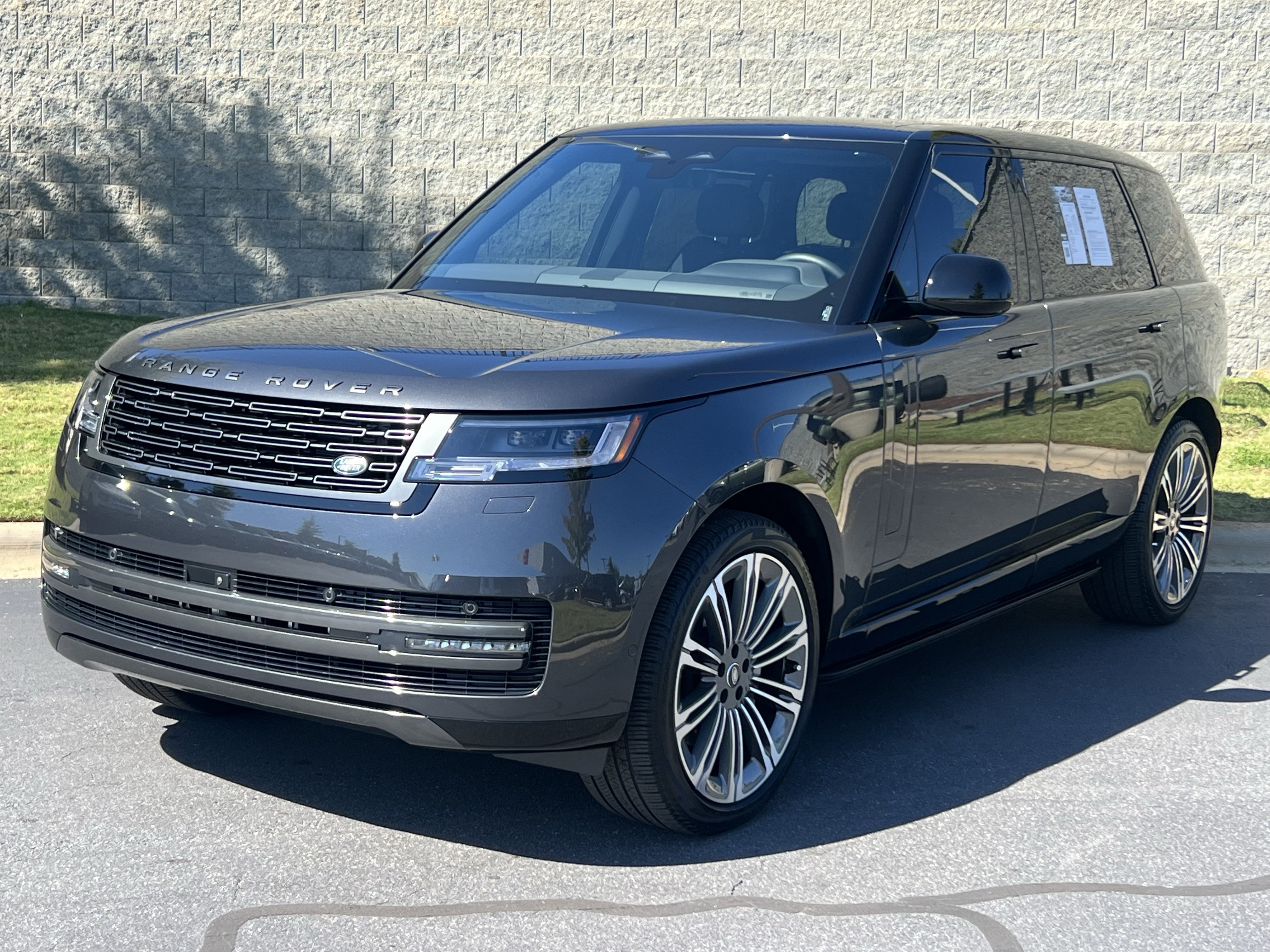 Certified 2024 Land Rover Range Rover Long Wheelbase SE AWD/4WD image 1