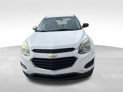 Used 2017 Chevrolet Equinox LS FWD image 2