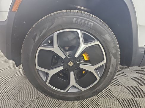 Used 2022 Rivian R1T Adventure image 9