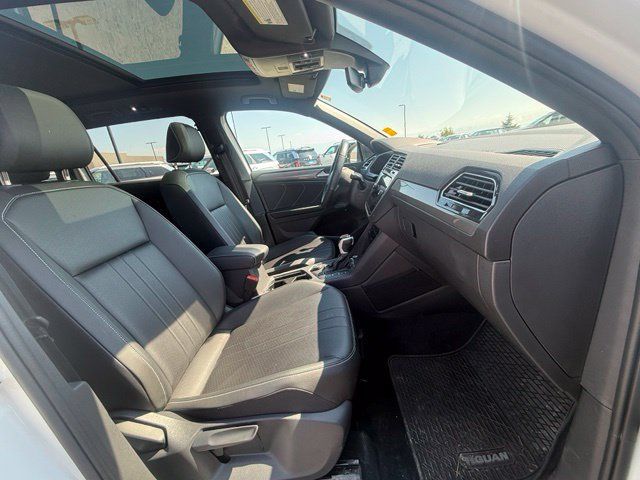 Used 2024 Volkswagen Tiguan SE R-Line AWD/4WD image 13