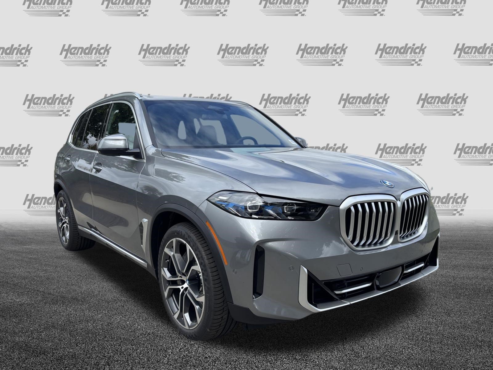 Certified 2026 BMW X5 xDrive50e w/ Premium Package AWD/4WD image 2