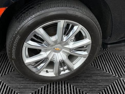 Used 2023 Chevrolet Tahoe High Country w/ Premium Package 2 AWD/4WD image 9