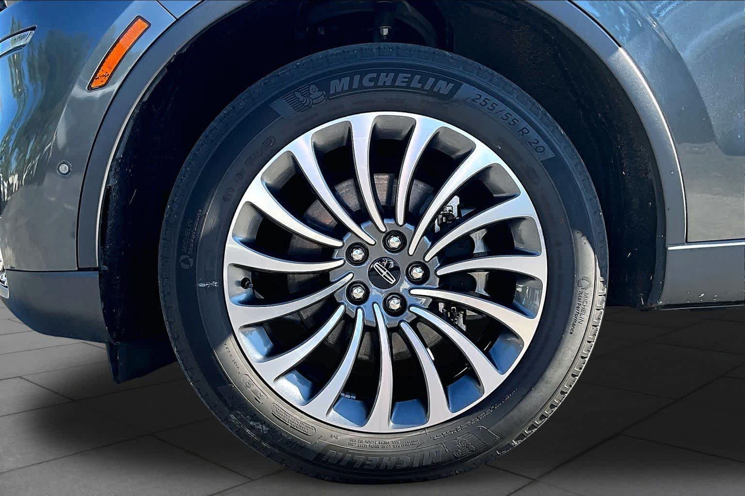 Used 2020 Lincoln Aviator Reserve w/ Equipment Group 201A AWD/4WD image 11