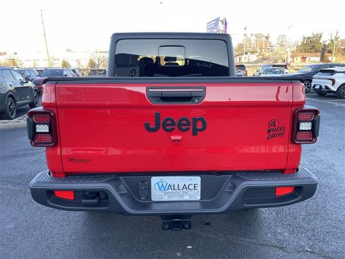 Used 2024 Jeep Gladiator Sport image 5