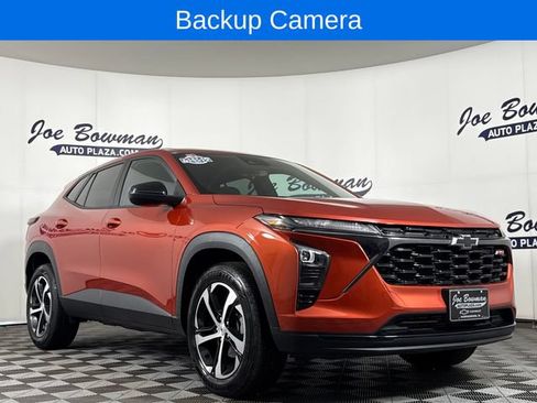 Used 2024 Chevrolet Trax RS w/ Sunroof Package FWD image 5