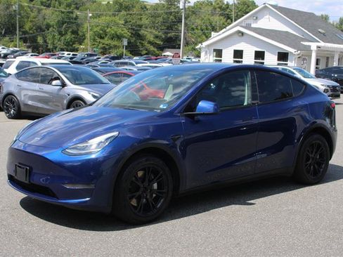Used 2023 Tesla Model Y Long Range AWD/4WD image 3