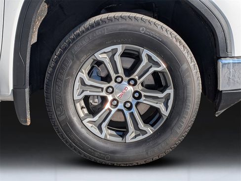 Used 2025 GMC Sierra 1500 SLT image 10