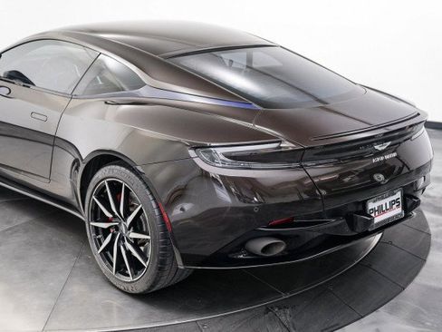Used 2018 Aston Martin DB11 V12 image 10