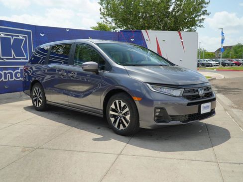 New 2026 Honda Odyssey EX-L image 3